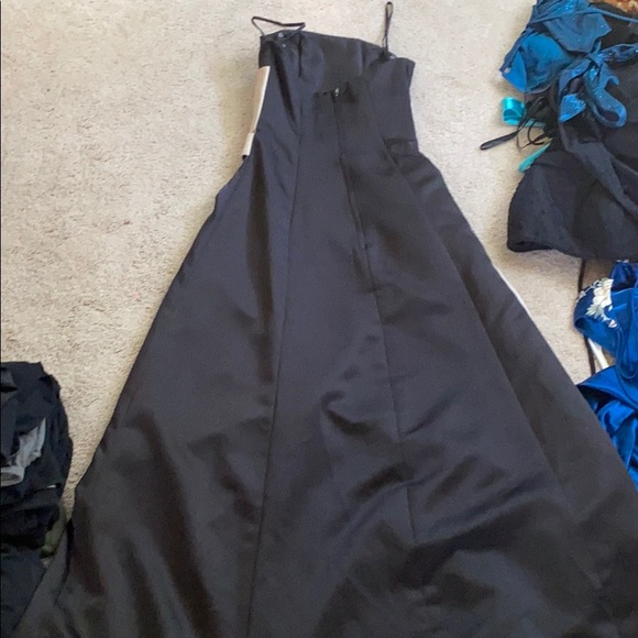 black & gold gown - Picture 2 of 2